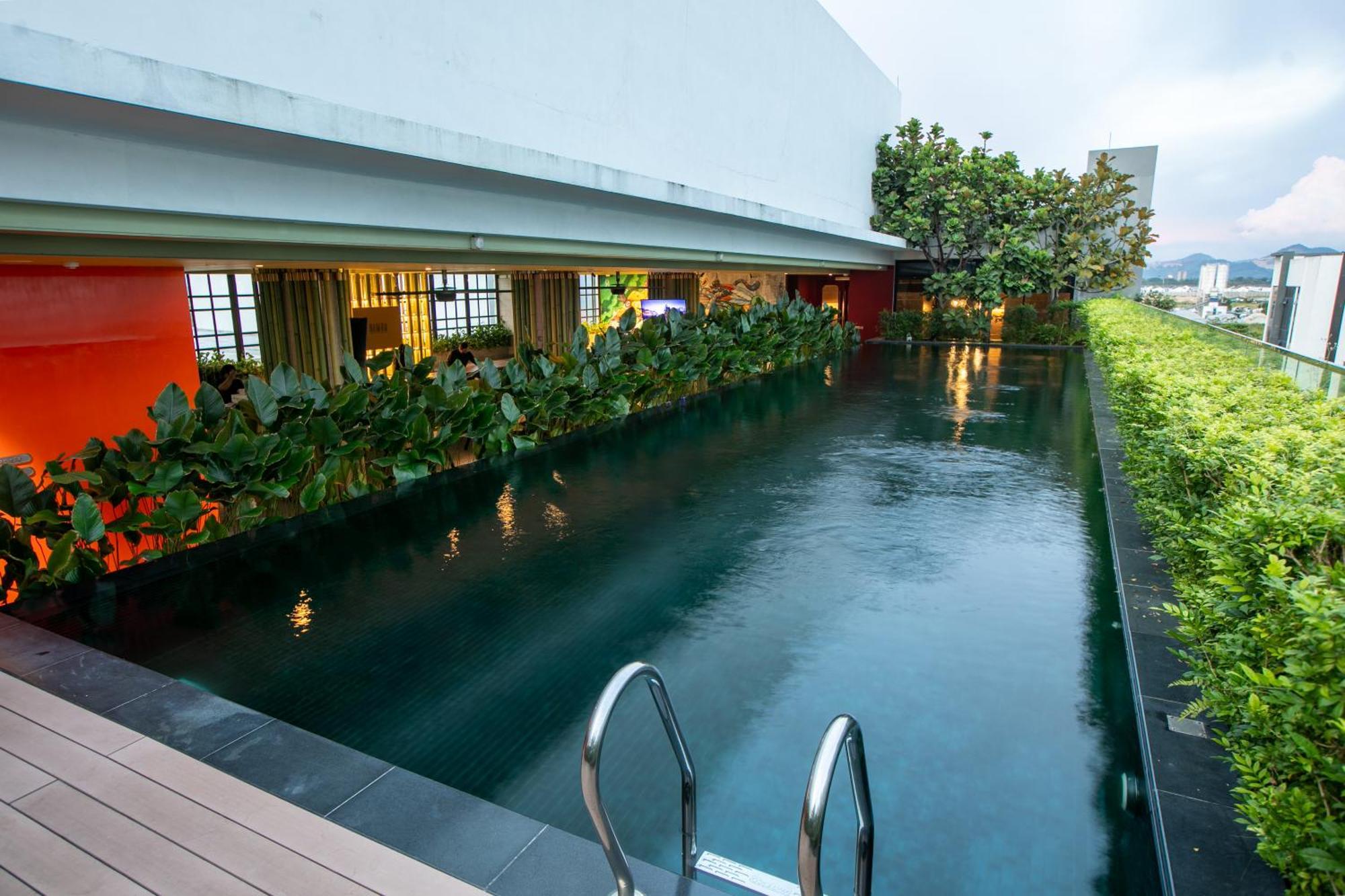 The Upper House, Batu Kawan Otel Simpang Ampat  Dış mekan fotoğraf